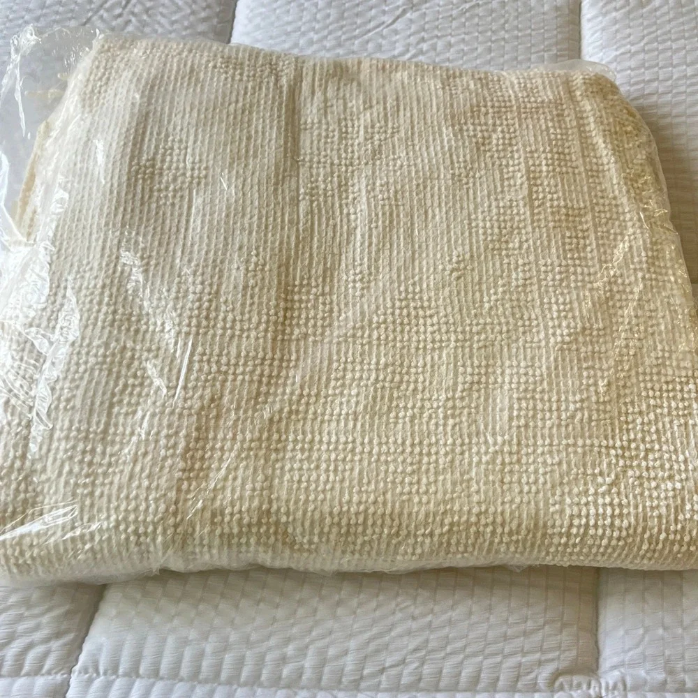 VTG House of Windsor Arlington Woven Bedspread Double Full Snow White NOS Sealed